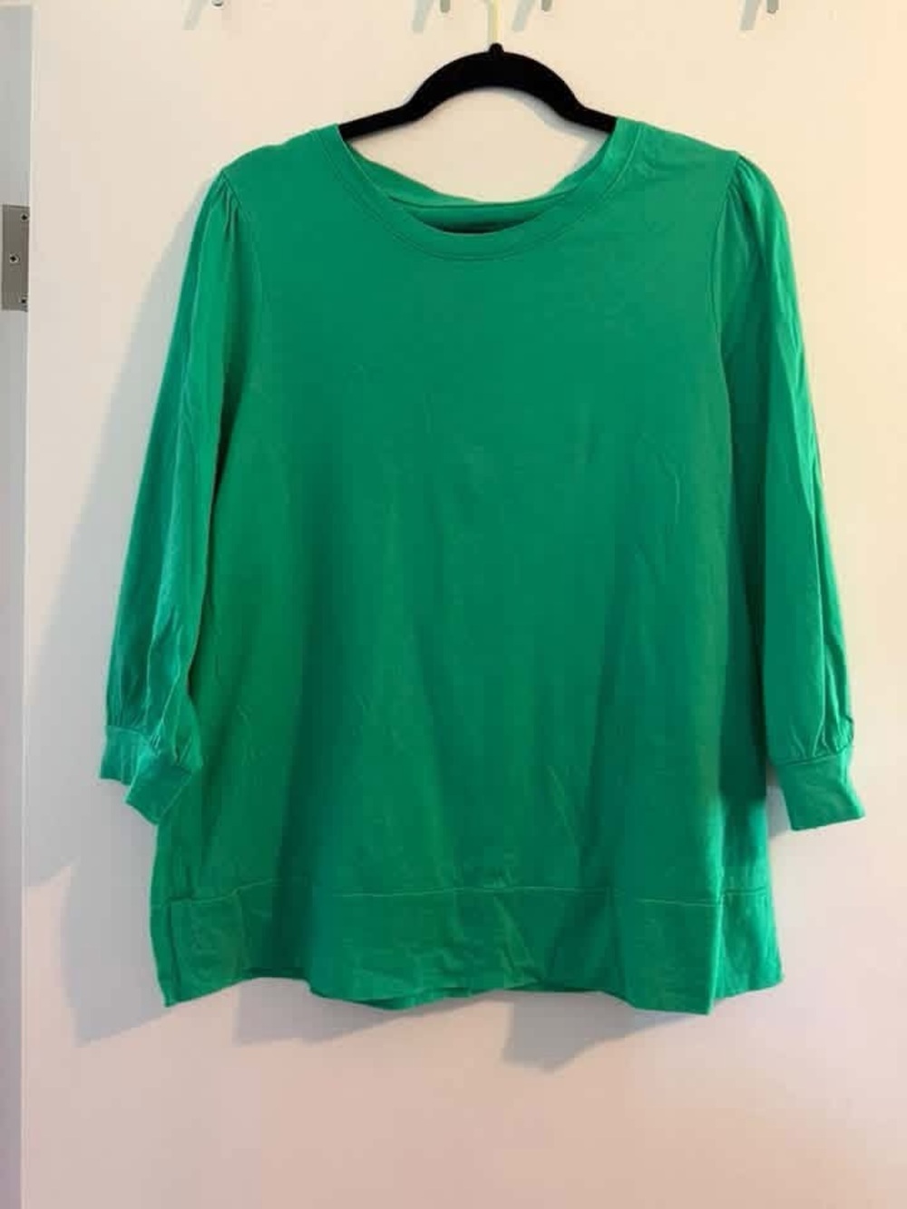 Women’s Three-Quarter Sleeve Crewneck Top - Green